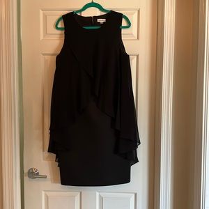 Sheath dress with light, overlays